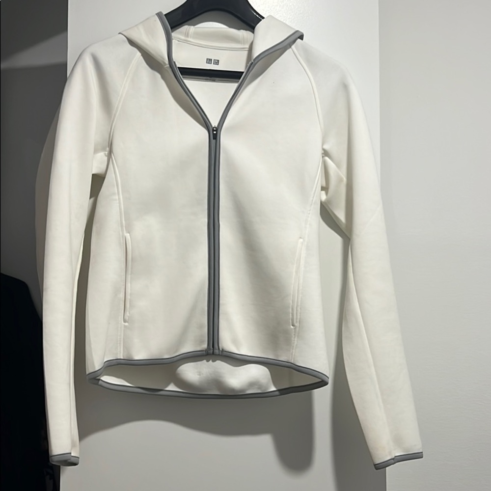 Uniqlo zip up sweater